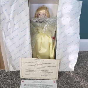 Danbury Mint The Story Book Doll Collection "Cinderella" 11" Doll